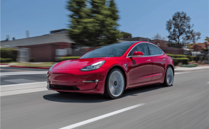 特斯拉自动驾驶安全报告：Autopilot启用后事故率远低于行业均值