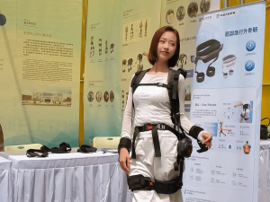 国内首款消费级智能外骨骼踏山AsExo-TK1000发布，穿戴无感仅售9800元！