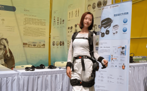 国内首款消费级智能外骨骼踏山AsExo-TK1000发布，穿戴无感仅售9800元！