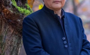 曹元伟扇面书法展风采，笔墨间尽显“劳动光荣”精神！
