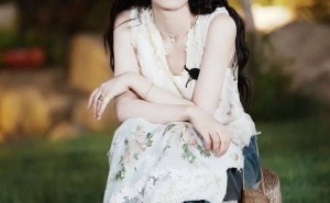 田曦薇夏日新风尚：裙下藏玄机，解锁韩剧女主同款优雅