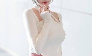 杨晨晨风格大变身！甜美少女秒变职场贵妇，穿搭引热议