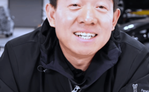 贾跃亭8年海外造车路：盼还债回国，直言太想念北京家人