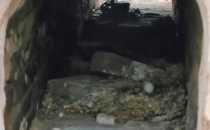 无人机闯入大理古塔坠落，游客违规操作遭拘留