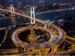 大疆Mavic 4 Pro無人機震撼發布：360°云臺+億級像素，售價13888元起