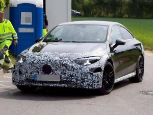 梅赛德斯-AMG CLA高性能电轿曝光，三电机布局超500马力