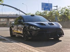 王騰入手小米SU7 Ultra碳纖維版，4.2萬選配值不值？網友：顏值爆表！