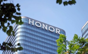 荣耀新掌门李健：900亿营收后，如何重构中国区发起市场反击？