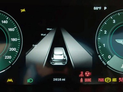 苹果CarPlay Ultra亮相：阿斯顿·马丁车主抢先体验，界面“苹果化”有多炫？