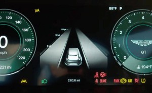 苹果CarPlay Ultra亮相：阿斯顿·马丁车主抢先体验，界面“苹果化”有多炫？