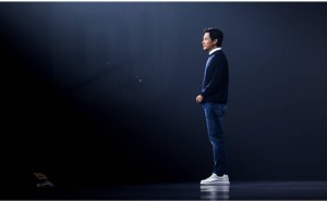 小米雷军内部演讲：直面舆论风暴，15岁小米的新责任与自研芯片突破