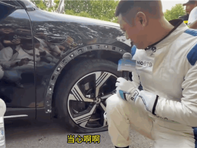 李斌实测蔚来新ES6爆胎控制：120km/h稳如老狗！