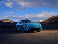 冰雹突襲！小米汽車教你安全行車應(yīng)對策略