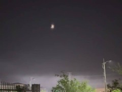 新疆夜空现神秘飞行物，实为SpaceX火箭钝化照亮？