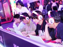 榮耀HUNTER游戲本亮相DreamHack，游戲玩家爭相體驗新旗艦