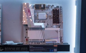 技嘉Z890 AORUS TACHYON C2主板亮相：内存模组顶置，设计独特