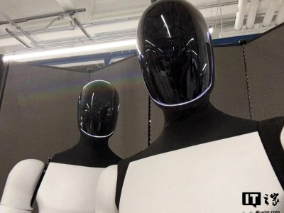 特斯拉Optimus机器人展现家务全能，扔垃圾炒菜样样精通
