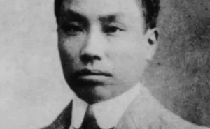 陈独秀赠毛泽东草书对联：字形意蕴双绝，尽显书法大家风范！