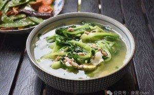 夏日清爽必备！这道青菜鸡蛋瘦肉汤菜，全家都爱的快手美味