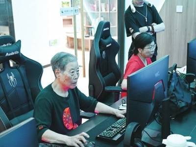 成都“银龄战队”逐梦电竞，最大成员77岁挑战新领域