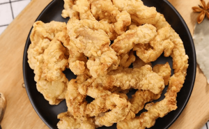 炸酥肉小窍门：脆皮糊配方揭秘，外酥里嫩，回味无穷！