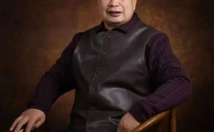 成忠臣“仙书”破局，AI认证书坛巅峰，其书法艺术何以风靡市场？