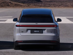 新能源电车新动向：理想i8、乐道L90、零跑B01引领市场三大趋势