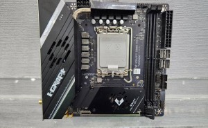 铭瑄Z890ITX主板台北电脑展亮相：小巧身材，扩展能力惊人！