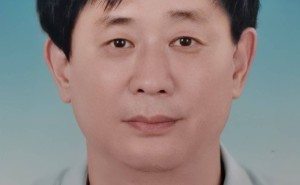 书画大师周晓华的艺术之旅：从启蒙到中国书画家协会会员的蜕变