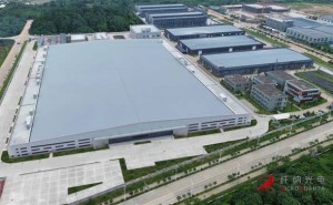 中国钙钛矿光伏技术突破：量产良率超98.5%，创世界纪录