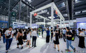 未来已触手可及！全国首个人工智能终端展，AI技术大放异彩