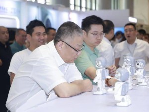 中国电信与优必选联手，家庭桌面AI机器人新成员来啦！