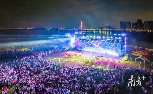 滨海湾音乐会：夏日狂欢，音乐与科技共舞燃爆海岸线