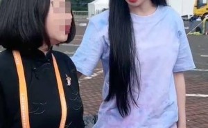 李子柒亮相成都非遗节，紫色长裙配苗绣耳饰展现非遗魅力