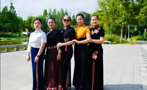 端午佳节，南充乐舞艺术团旗袍秀演绎东方韵味，彰显女性魅力