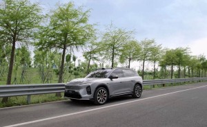 蔚来NWM模型上线，首推量产“紧急自主靠边停车”功能