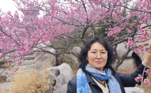 笔墨寄情，画家帘青于水墨间绘就中年重启的精神画卷