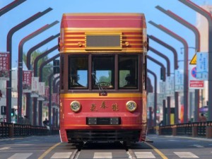 “氢春号”列车首发：复古融合未来，氢能动力引领绿色出行新风尚