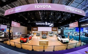 丰田TOYOTA bZ系列新动向：中国首席工程师打造铂智7，鸿蒙座舱明年见！