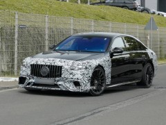 梅赛德斯AMG S级换新颜，“星徽”日间行车灯首亮相