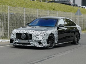 梅赛德斯AMG S级换新颜，“星徽”日间行车灯首亮相