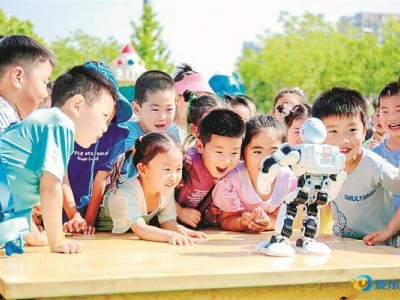 文苑幼儿园“六一”新玩法：传统游戏中探索科技奥秘