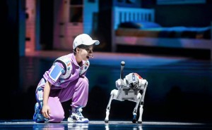 《鸡毛信》舞台剧首演受热捧，红色教育也能这么有趣！