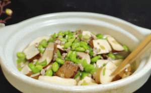 夏日开胃神器！肉末毛豆烧香干，软嫩鲜香超下饭，你学会了吗？