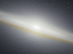 草帽星系近红外探秘：尘埃隐退，恒星璀璨亮相