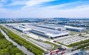 吉利李书福：全球产能过剩下，吉利决定停建新厂，力推资源重组