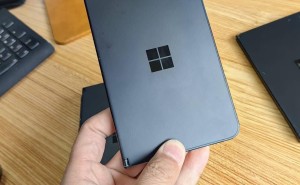 微软Surface Duo 2早期工程机曝光：后置单摄，设计大不同！