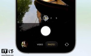 iOS 26相机界面焕新：拍照视频模式前置，视觉更清爽