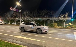 上汽华为联手，鸿蒙智行首款亲民车型尚界曝光上路测试