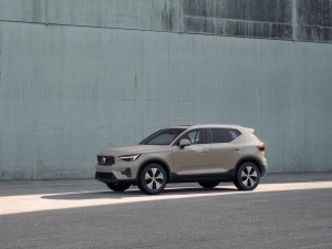 2026款沃尔沃XC40上市，全系2.0T+48V轻混，起售价26.98万起